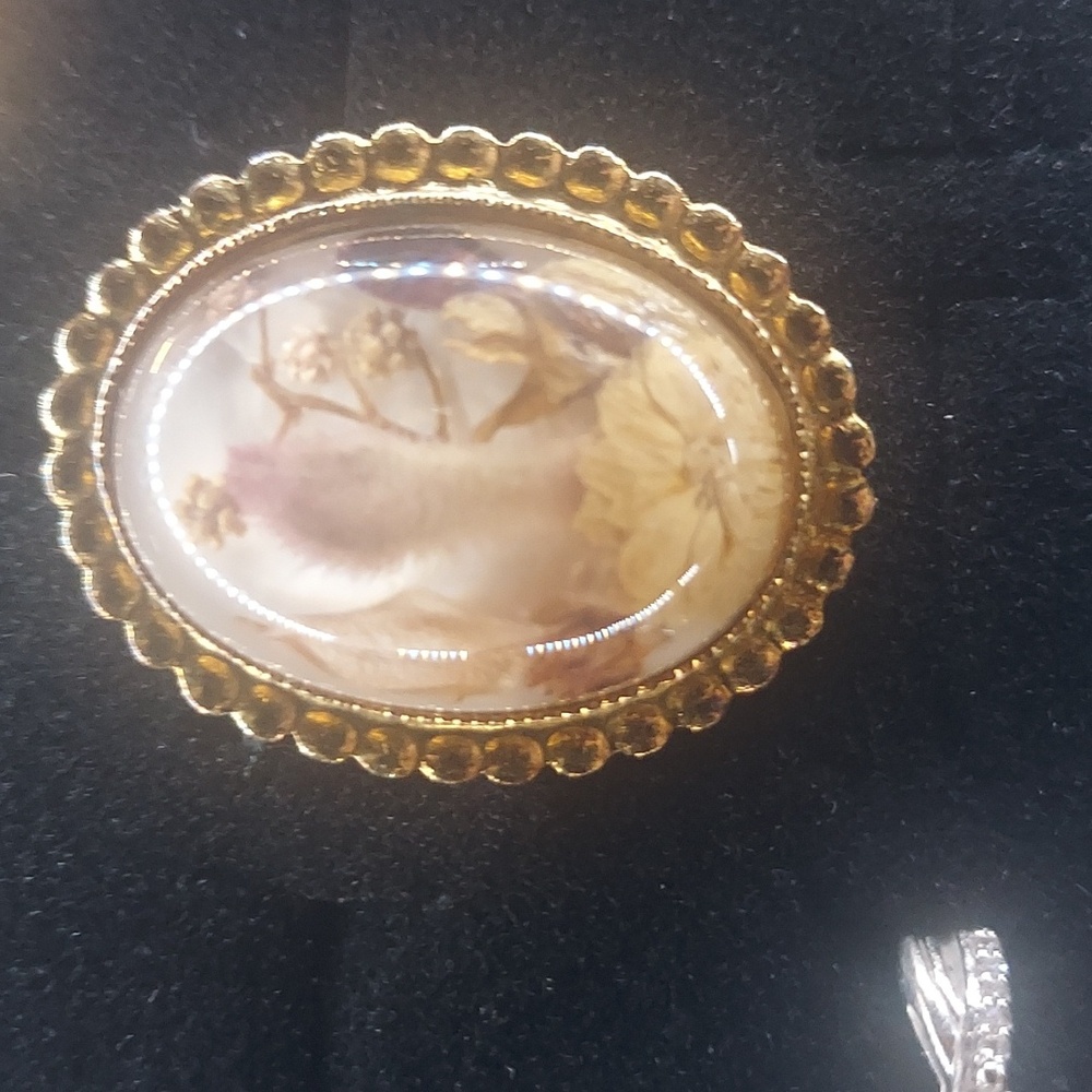 Necklace Pendant / Broach Embrossed Flowers in Enamal or Glass